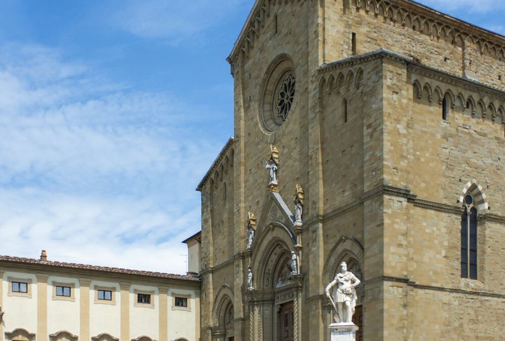 Ad Arezzo, ogni passo è dentro la storia